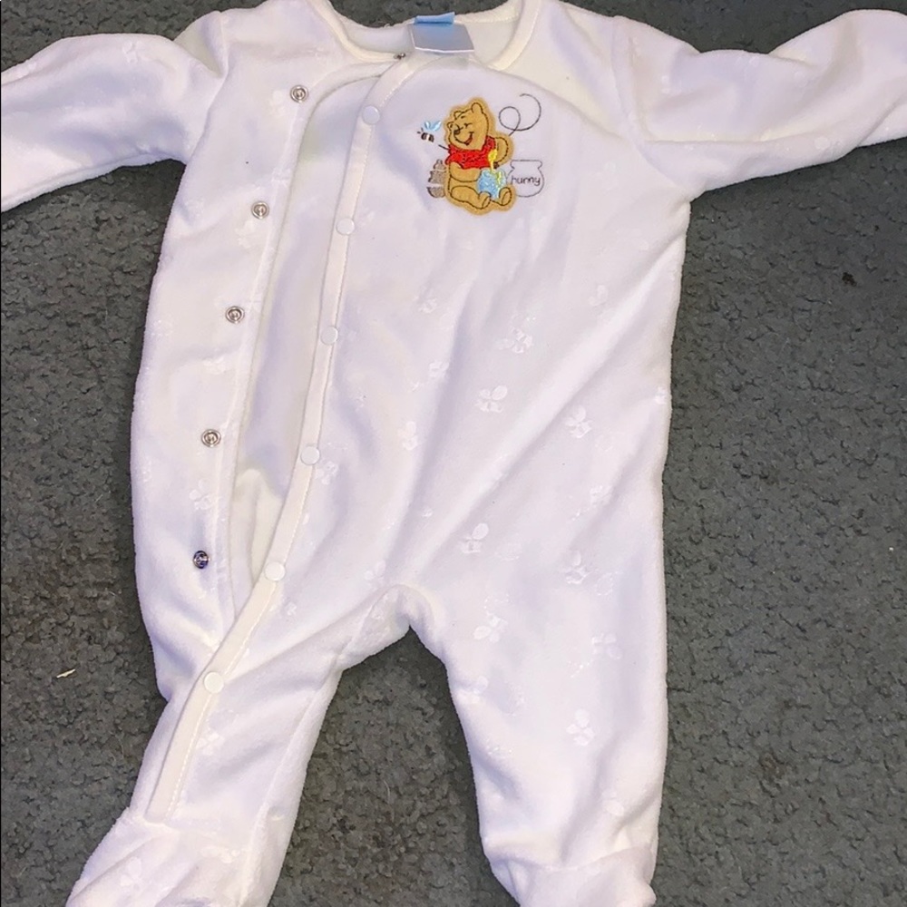 Baby 3/6M Winnie the poo onesie
